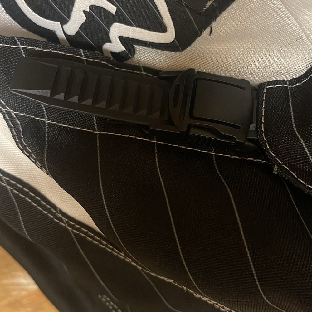 FOX RACING SUIT - Picture 9 of 11